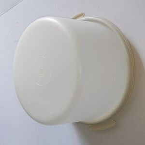 Vintage tupperware Cake taker